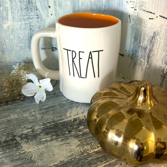 Rae Dunn double sided TRICK /TREAT mug - Picture 2 of 5